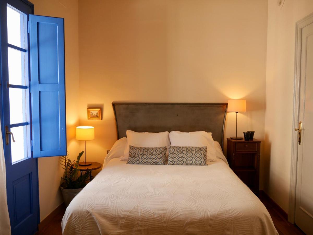 Hostal De La Placa - Hotel Boutique Кабрилс Екстериор снимка