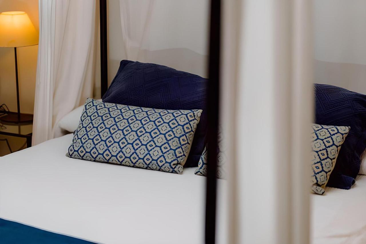 Hostal De La Placa - Hotel Boutique Кабрилс Екстериор снимка