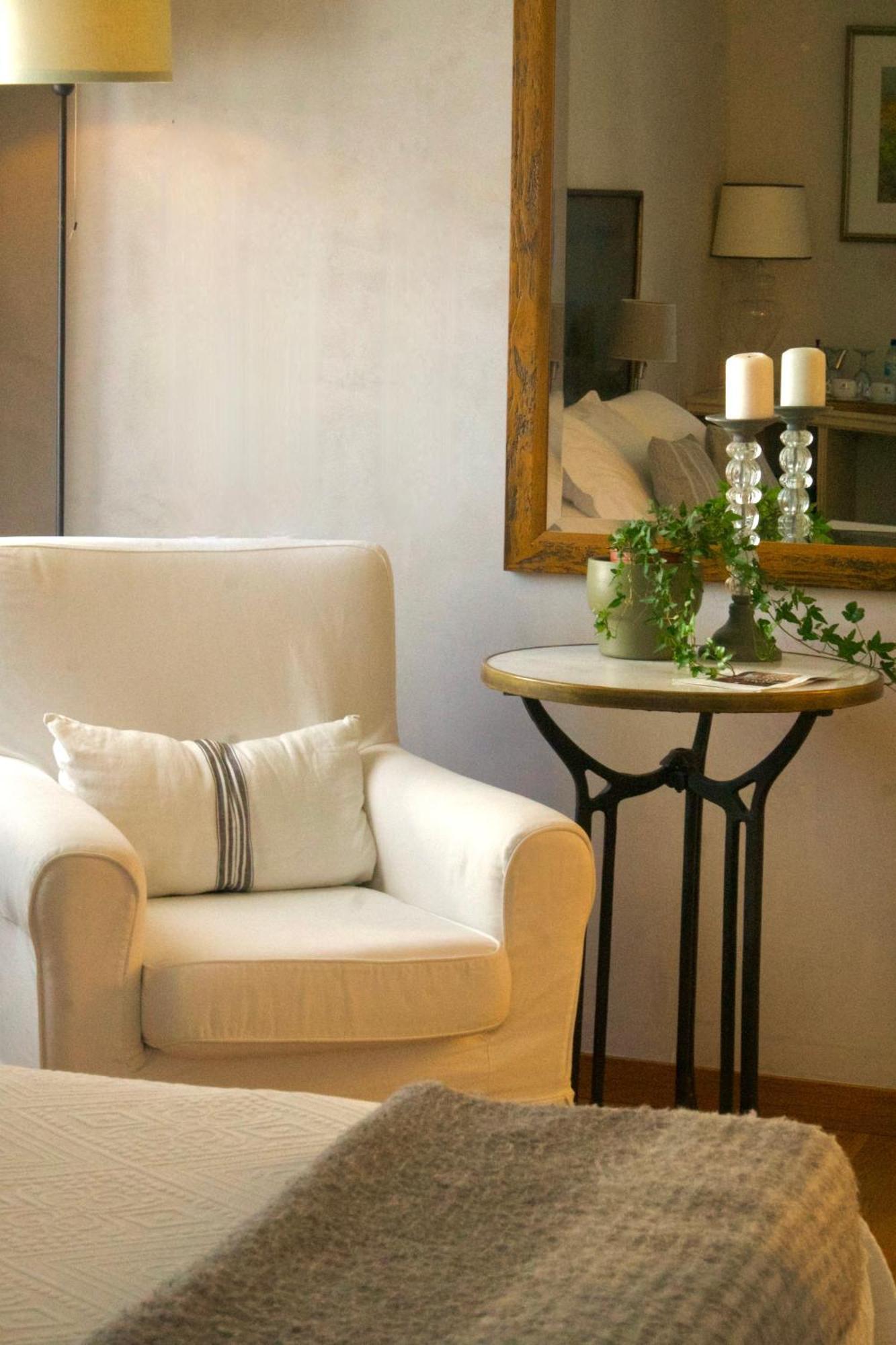 Hostal De La Placa - Hotel Boutique Кабрилс Екстериор снимка