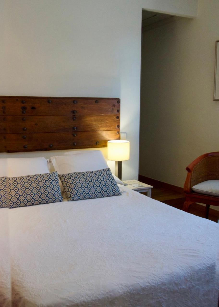 Hostal De La Placa - Hotel Boutique Кабрилс Екстериор снимка