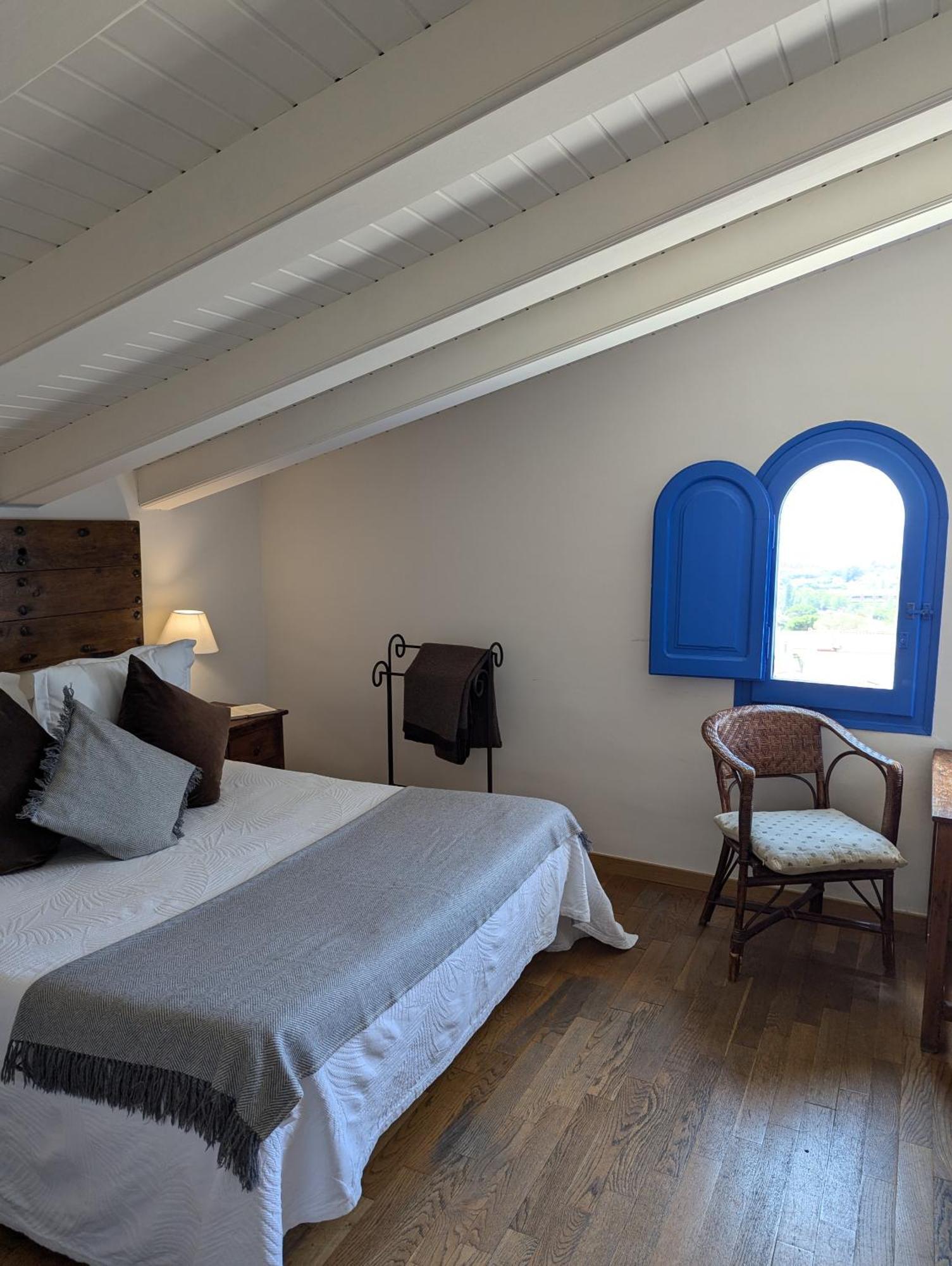 Hostal De La Placa - Hotel Boutique Кабрилс Екстериор снимка