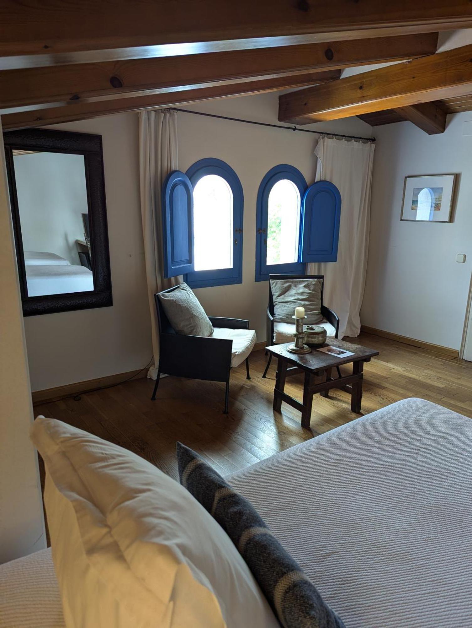 Hostal De La Placa - Hotel Boutique Кабрилс Екстериор снимка