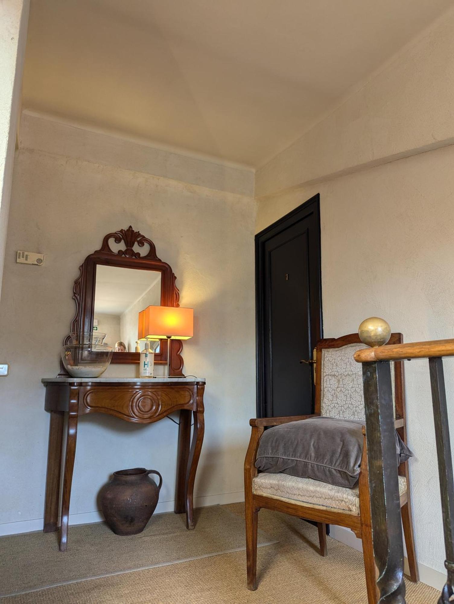 Hostal De La Placa - Hotel Boutique Кабрилс Екстериор снимка